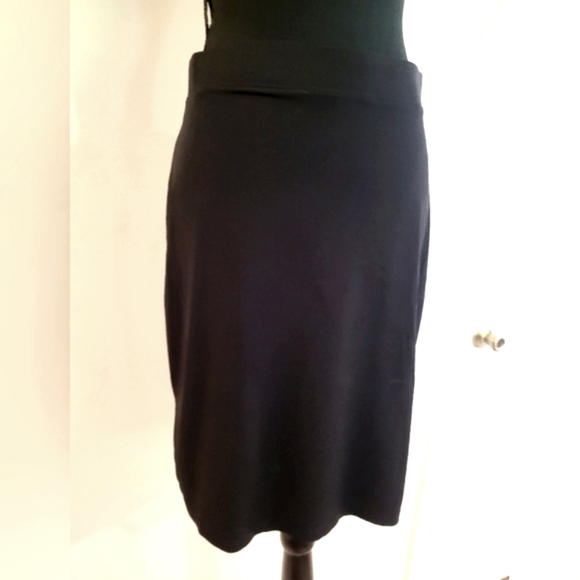 Jaclyn Smith Dresses & Skirts - Jaclyn Smith Black Pencil Midi Skirt‎ (Size Small)